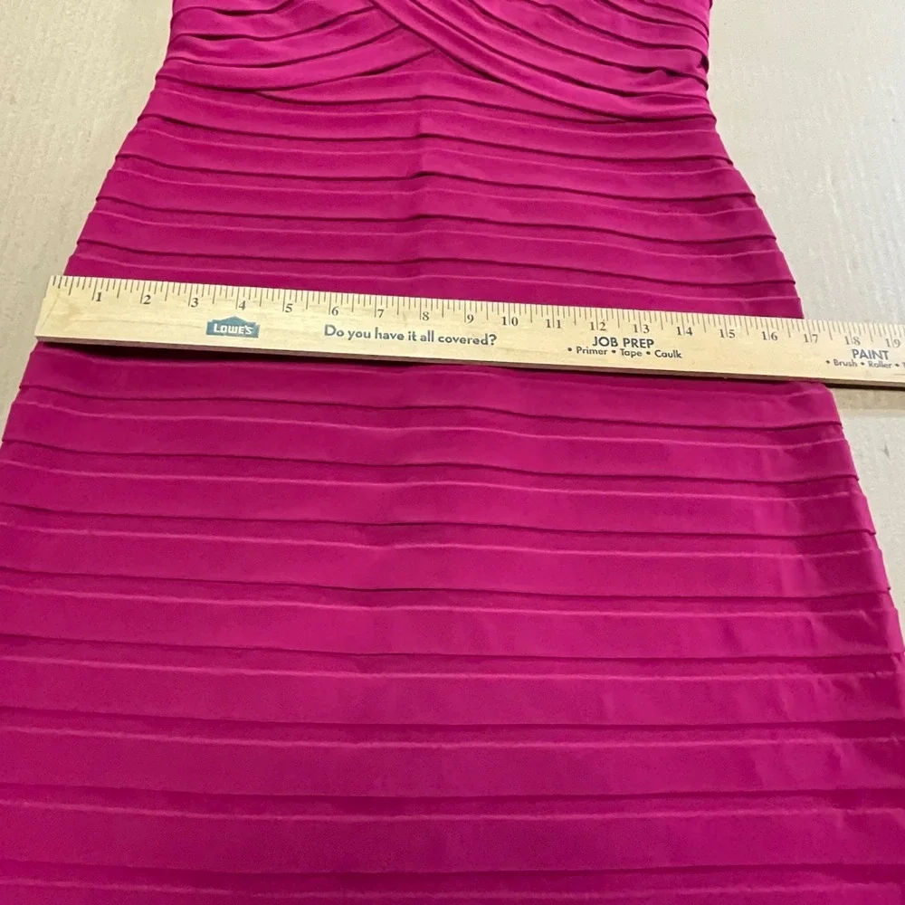 Adrianna Papell Body Con Magenta Tiered Bandage Style Dress Knee Length Size 10